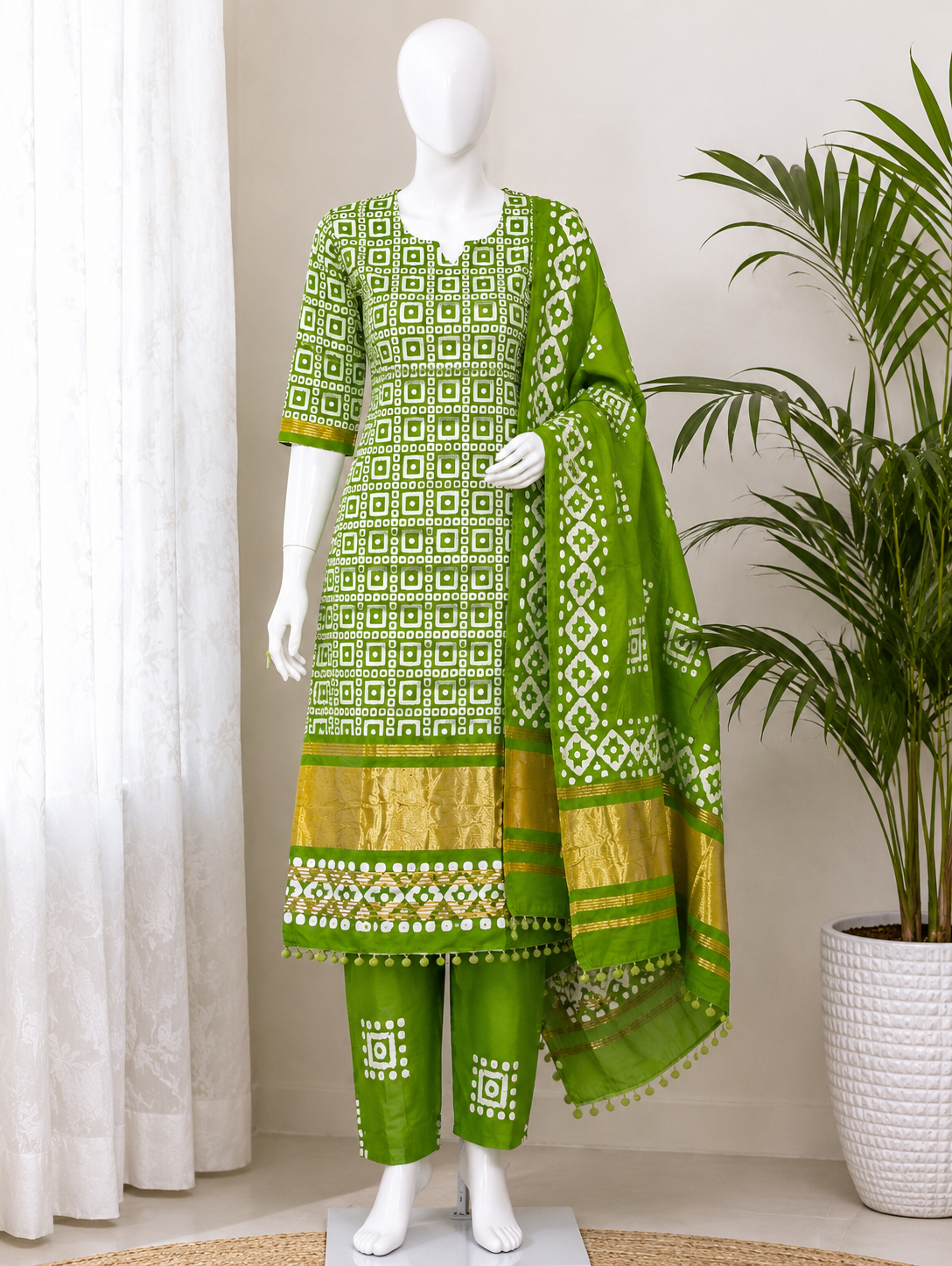 Green Bandhani-Inspired 3-Piece Suit Set