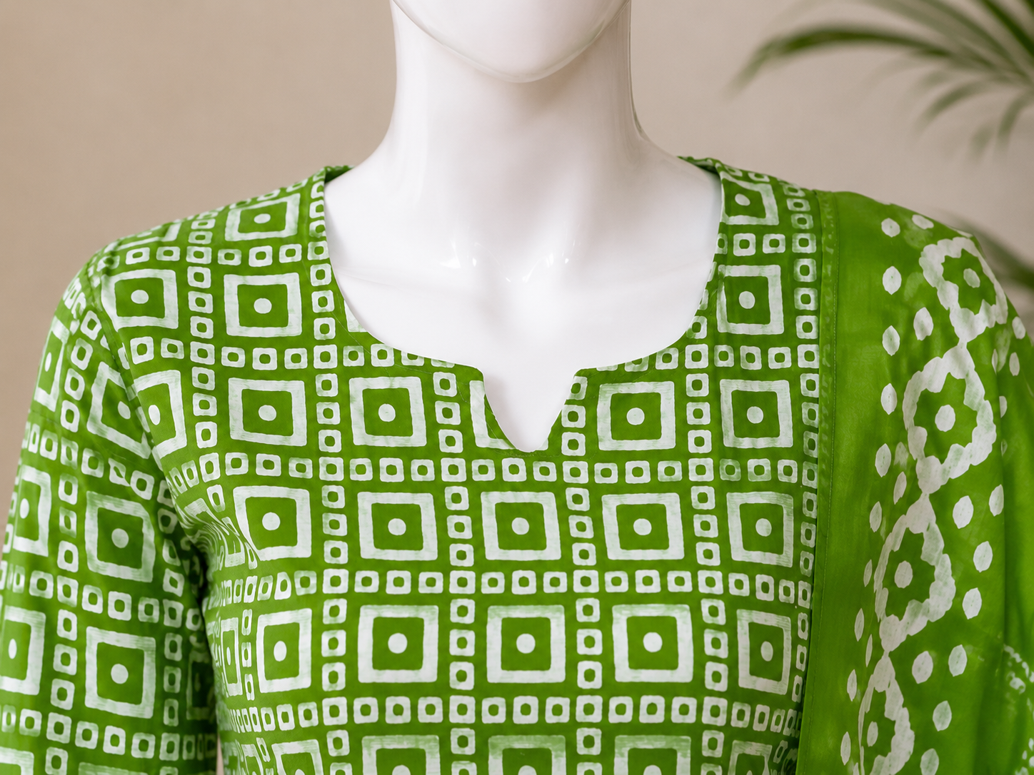 Green Bandhani-Inspired 3-Piece Suit Set - Image 2